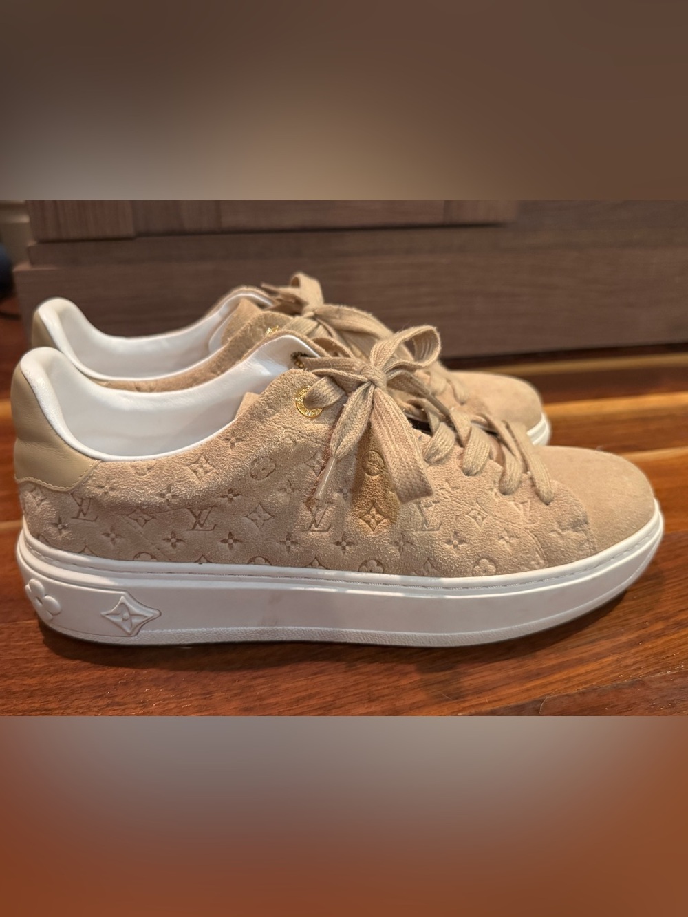 Tan Suede logo sneakers women’s 9